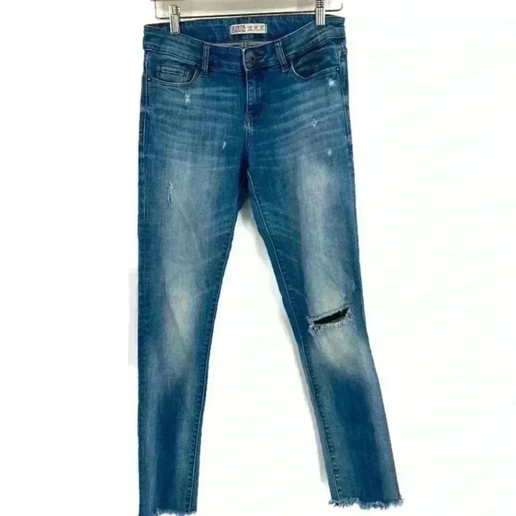 Zara Z1975 Women's Blue Denim Mid Rise Raw Hem‎ Distressed Jeans Size 6 - Picture 1 of 10
